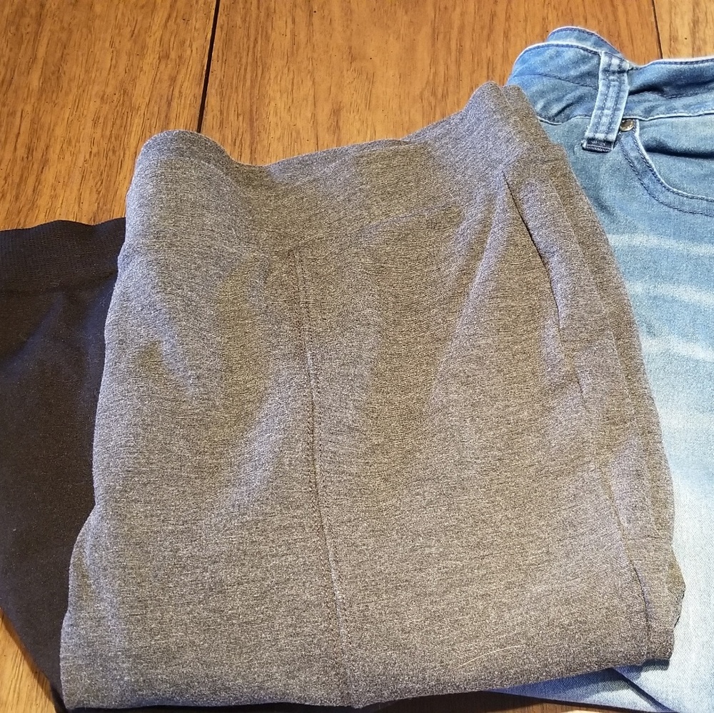 Lots of womens pants